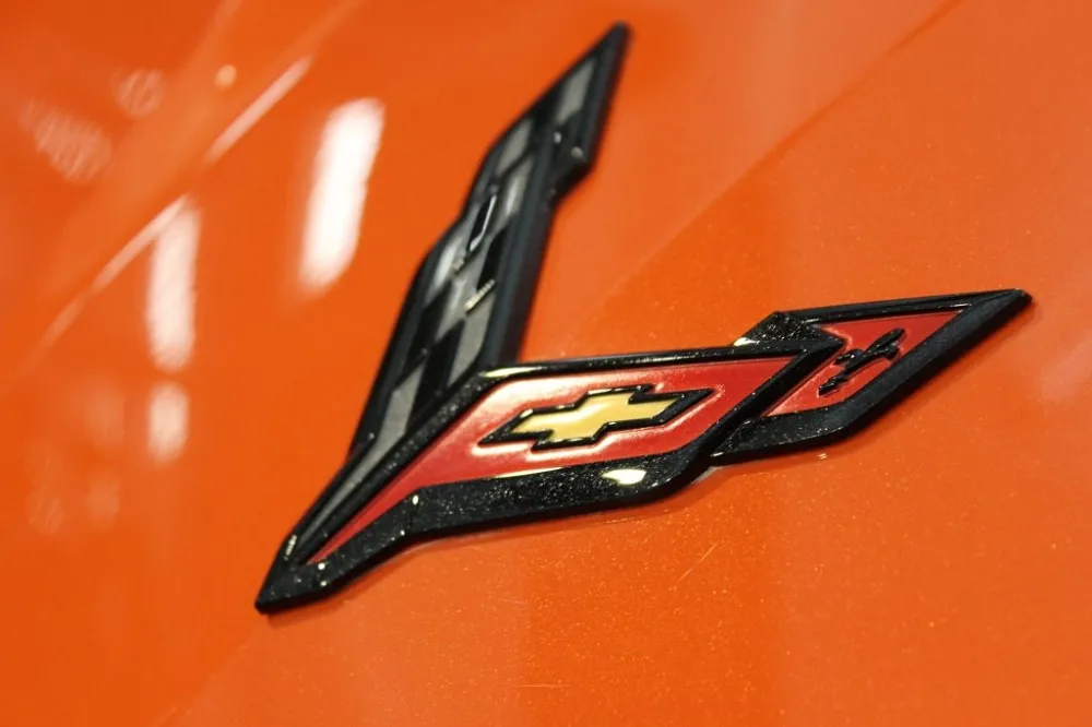 C8 2020-2024 Chevrolet Corvette Front Cross Flags Emblem - Carbon Flash Metallic - General Motors