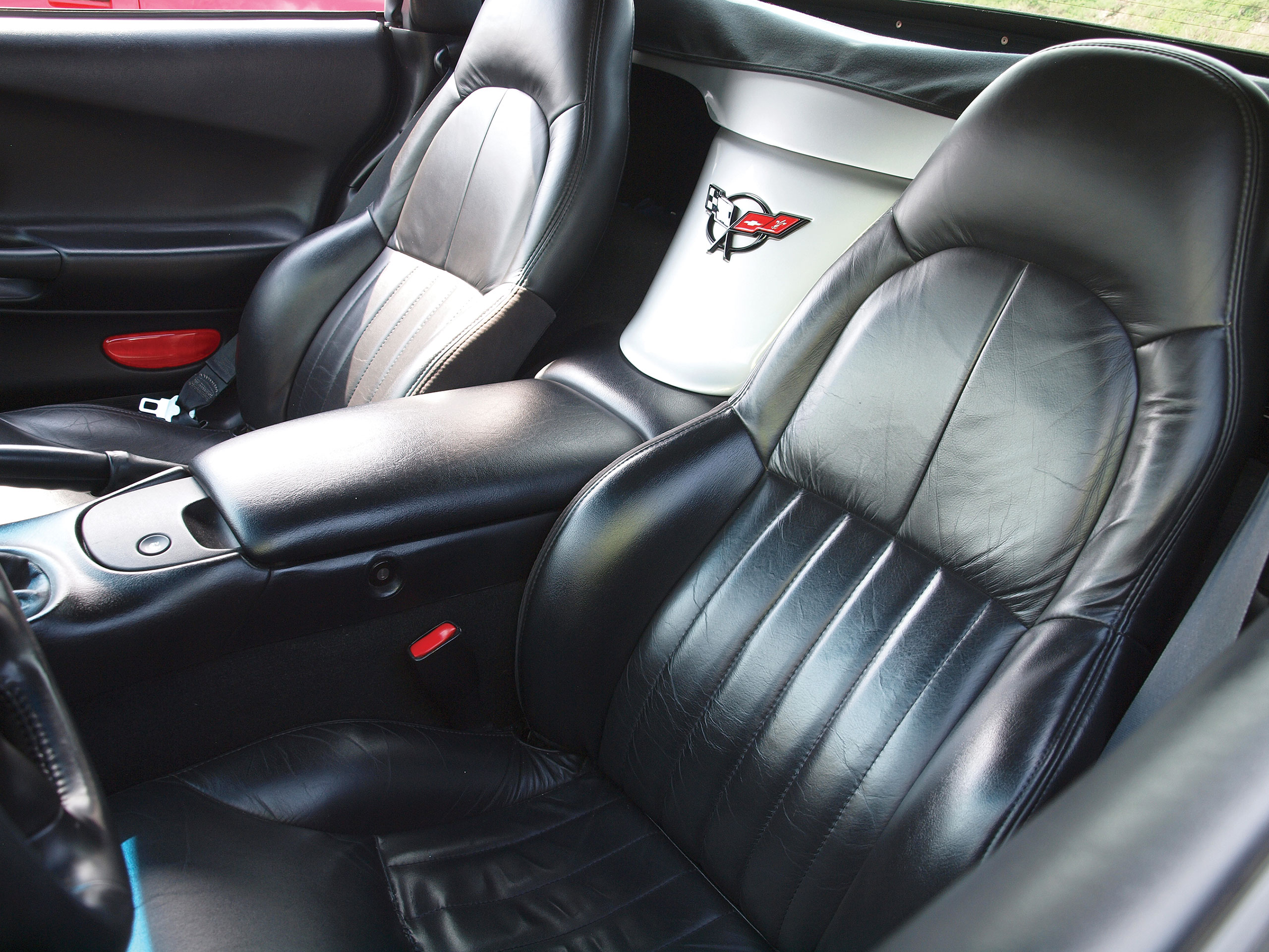 C5 1997-2004 Chevrolet Corvette Driver Leather Seat Covers. Black Standard 100% L - CA