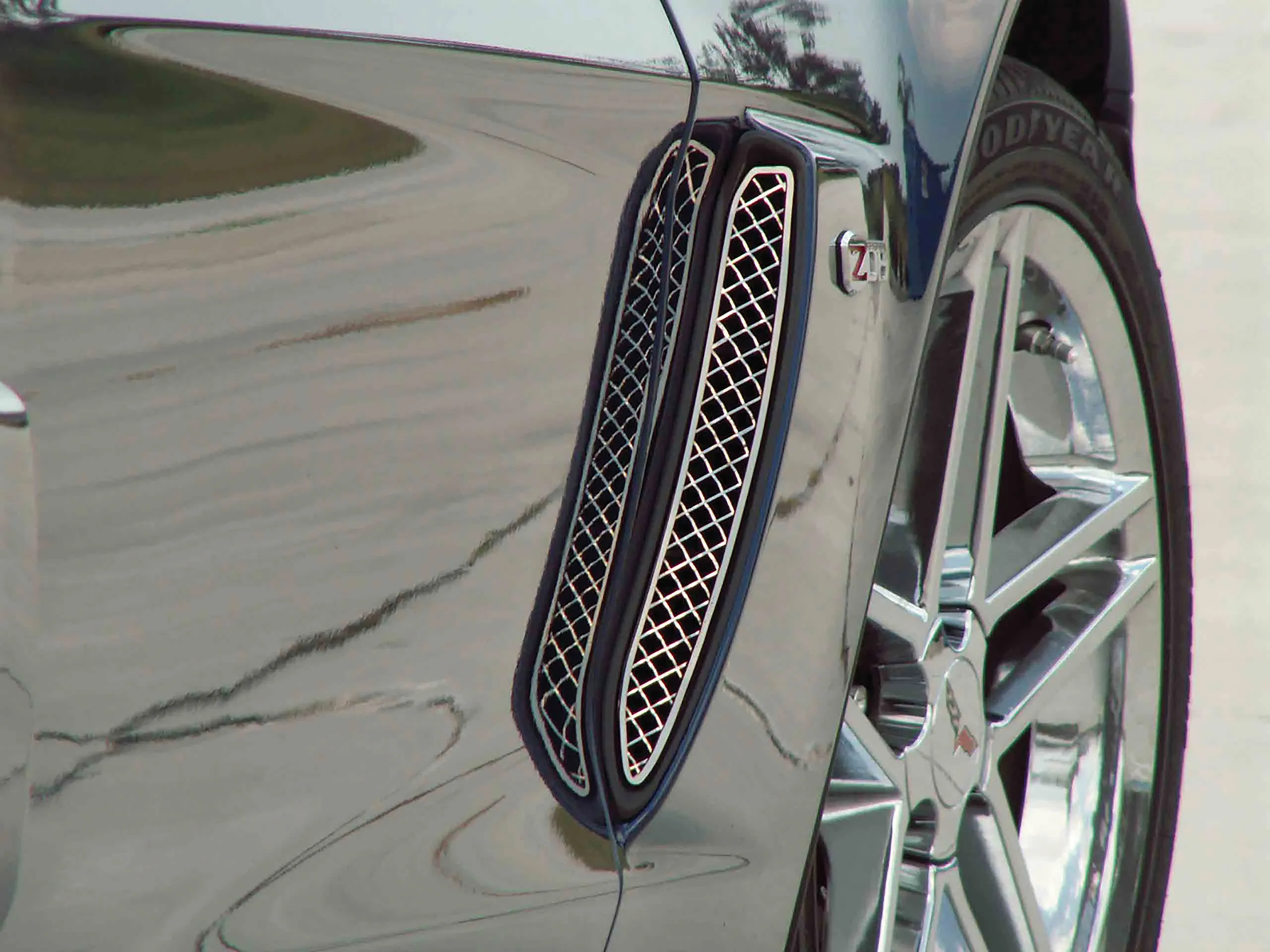 C6 2006-2013 Chevrolet Corvette Z06 Laser Mesh Side Vent Grilles 2pc - ACC-042055 - American Car Craft
